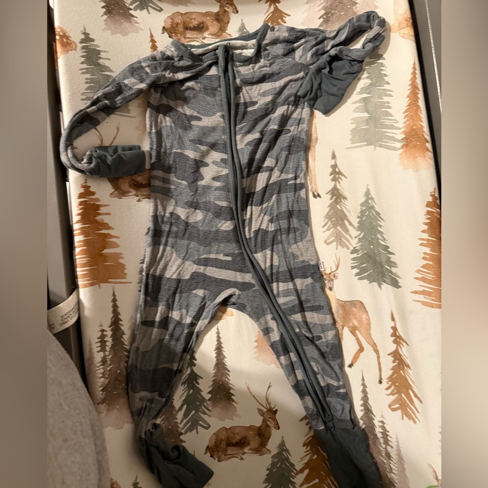 Vintage Camo Zippy
